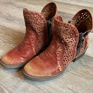 Circle G Women's Distressed Red Cutout Ankle Boots